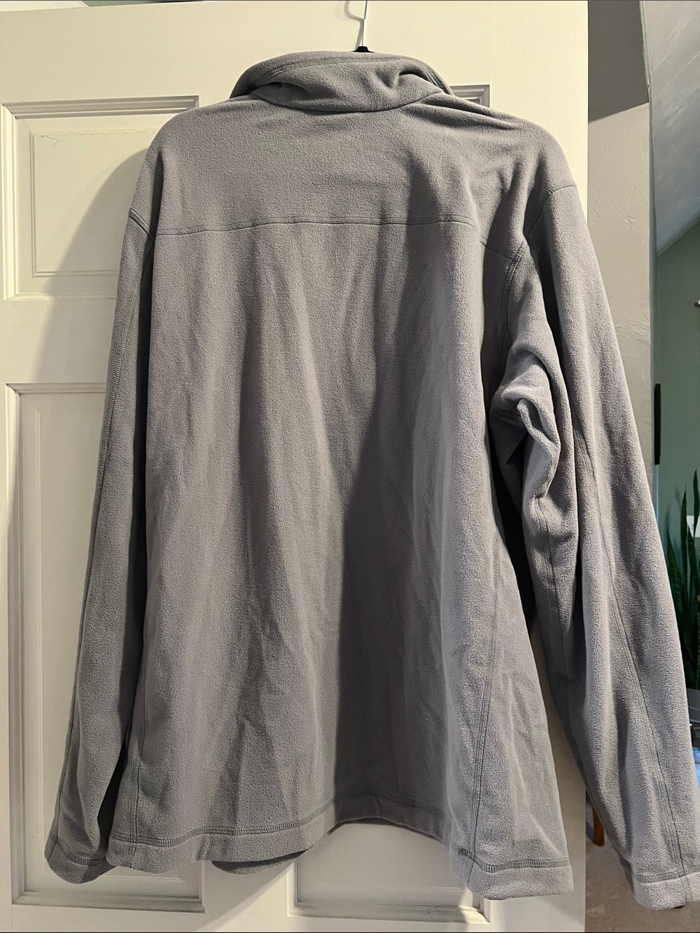 Patagonia Men’s Light Gray Quarter-Zip Fleece Pullover - Picture 3 of 3